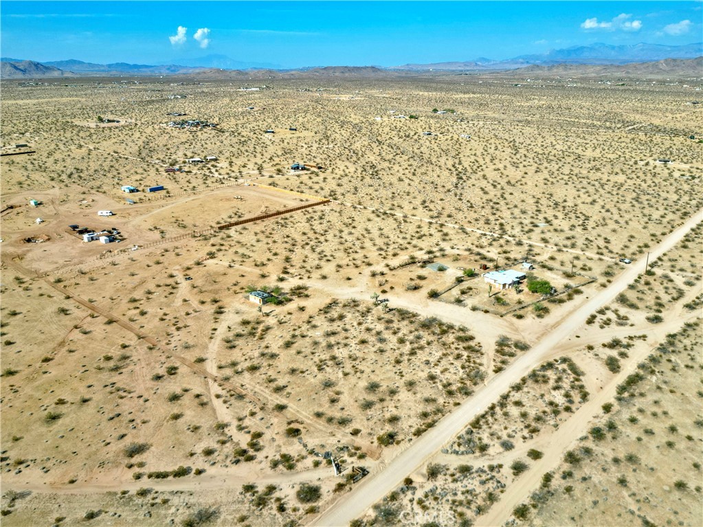 62107 Moon Drive Joshua Tree, CA 92252 - Photo 9 of 15