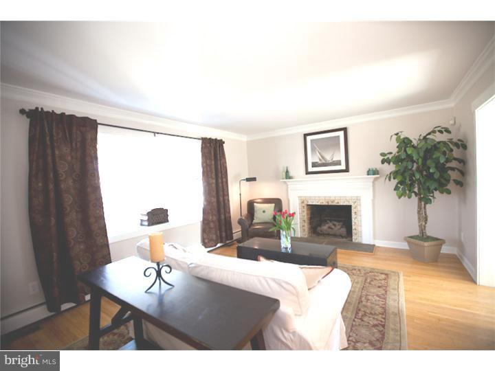 1008 Waterloo Road Berwyn, PA 19312 - Photo 8 of 24 Family Room