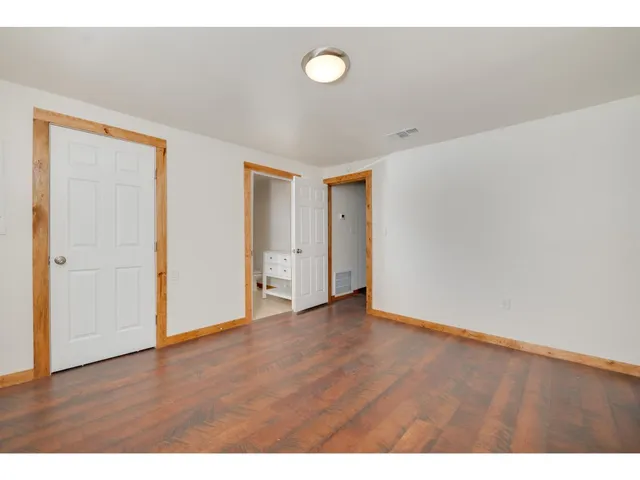 $1,250 | 106 South Ave A, Unit E, Elgin, TX 78621