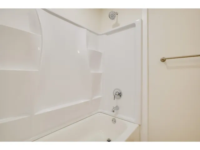 $1,250 | 106 South Ave A, Unit E, Elgin, TX 78621