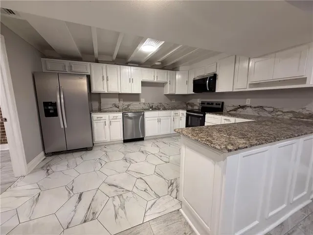 $1,900 | 438 Opelousas Avenue, Unit H, New Orleans, LA 70114