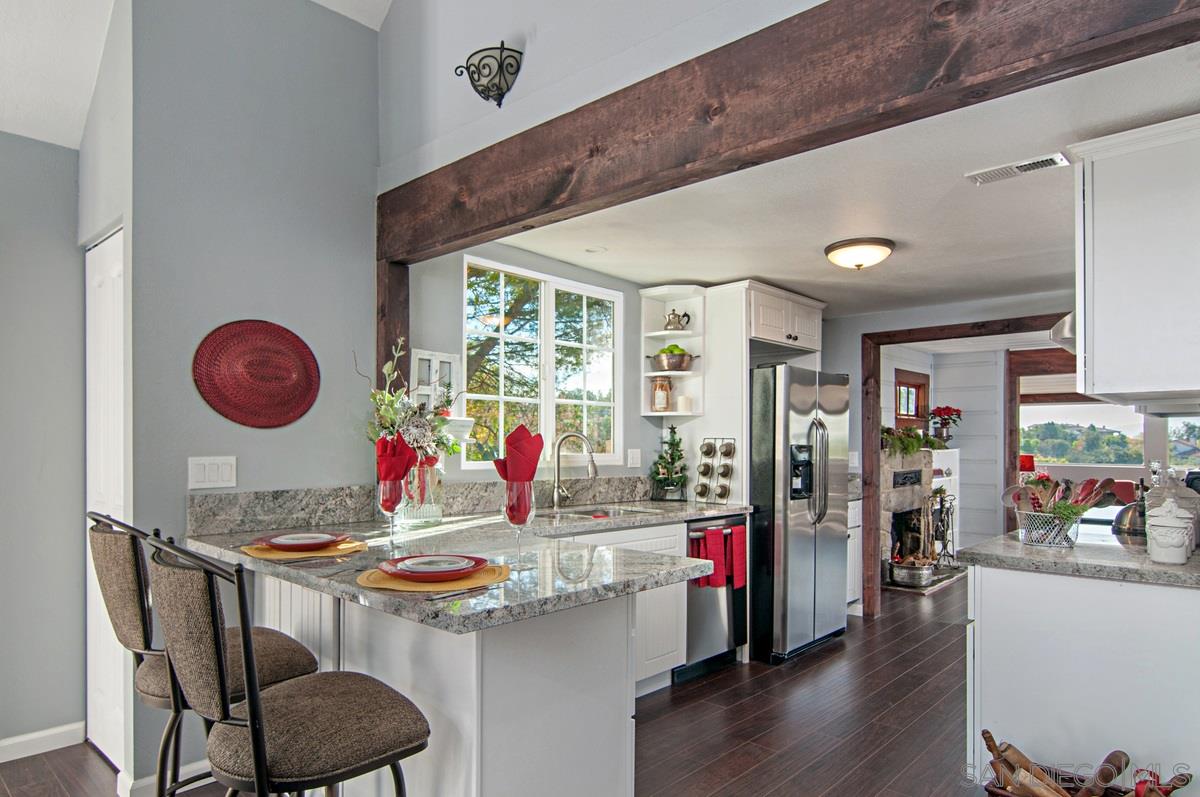 404 Alpine Heights Road Alpine, CA 91901 - Photo 4 of 21 Enjoy Breakfast your own Bar