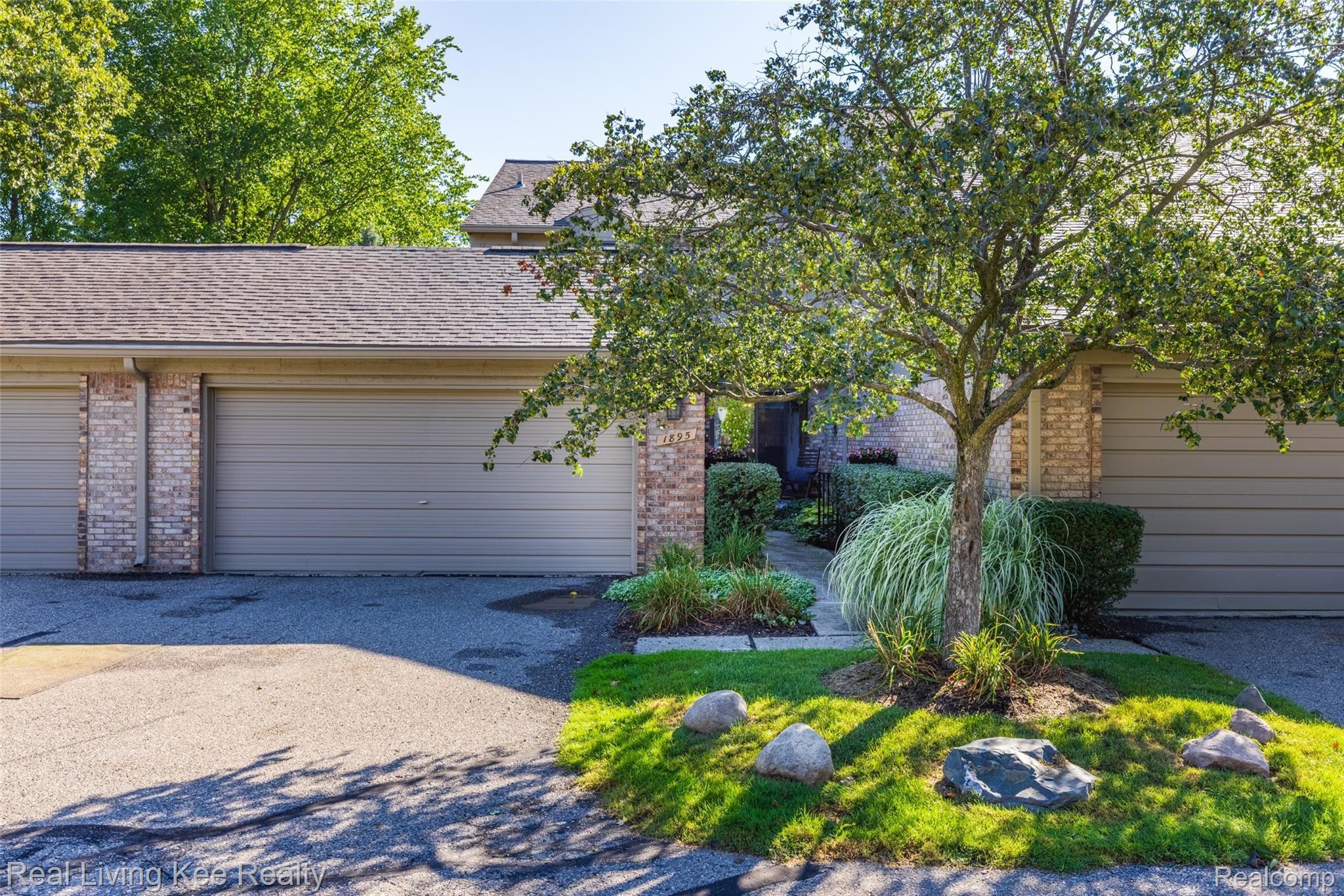 1895 Burning Bush Court Rochester, MI 48309 - Photo 1 of 36 1895 Burning Bush-1.jpg
