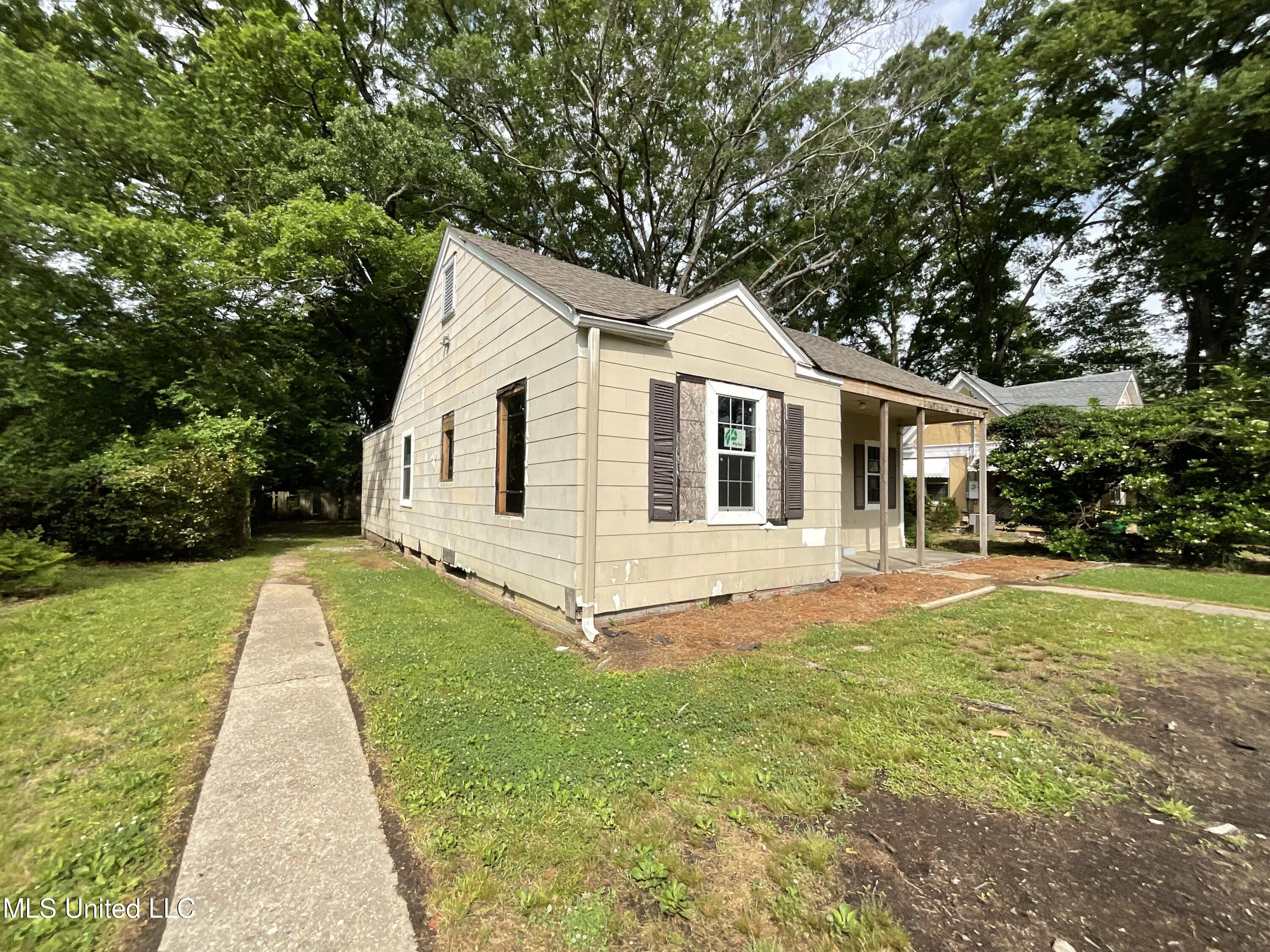 3779 Northview Drive Jackson, MS 39206 - Photo 3 of 11 IMG_1602