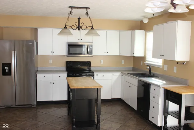 $2,550 | 6526 Abby Lane, Zionsville, IN 46077