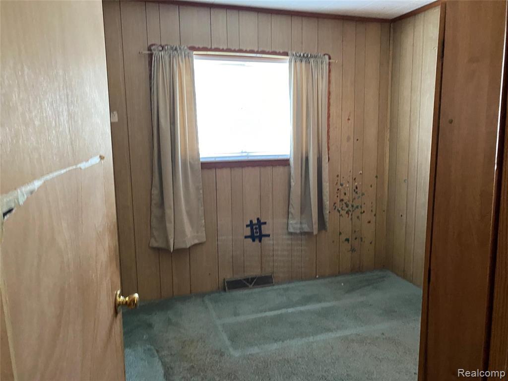 1405 South Hospital Road Waterford, MI 48327 - Photo 15 of 22