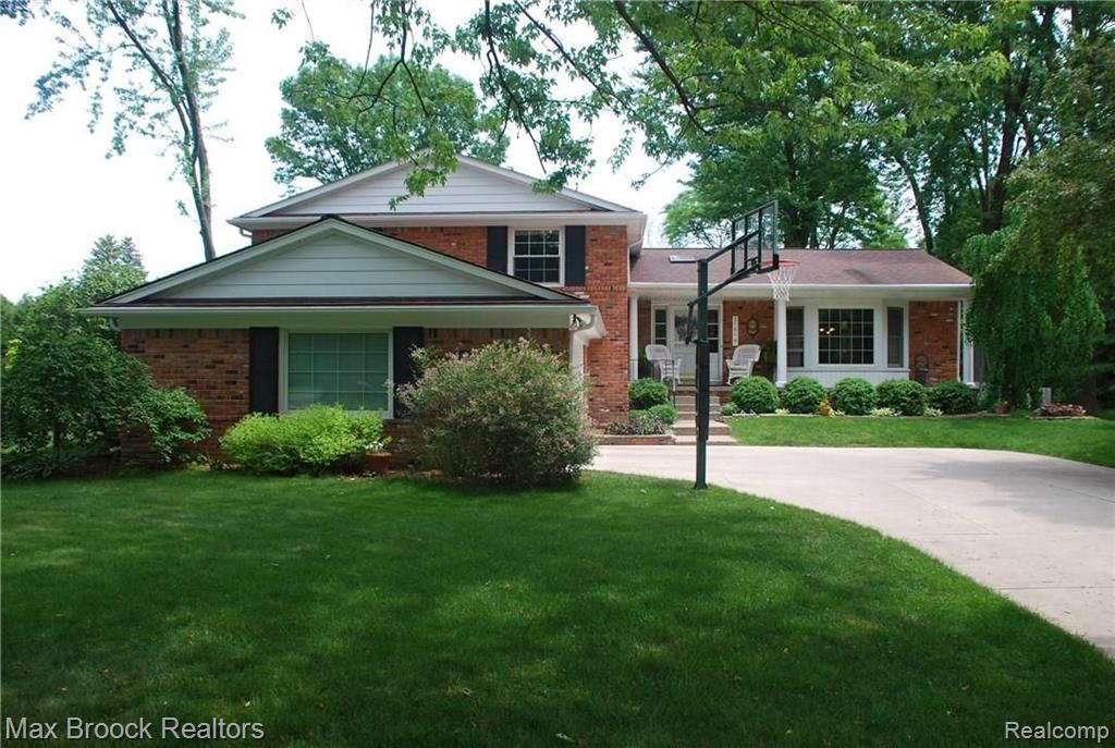 31610 Waltham Road Beverly Hills, MI 48025 - Photo 1 of 13