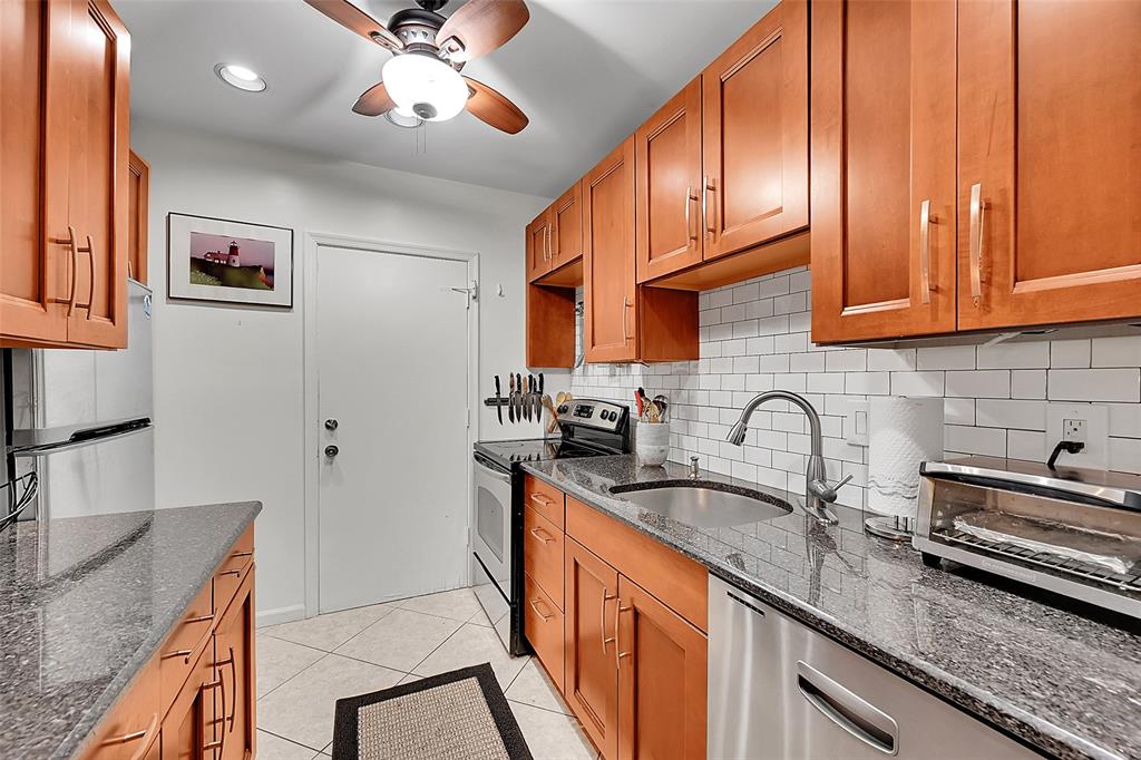 2200 Northeast 66th Street, Unit 1408 Fort Lauderdale, FL 33308 - Photo 9 of 21