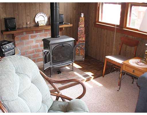 6 Webber Road York, ME 03909 - Photo 4 of 18 Den/Family/Great Room.