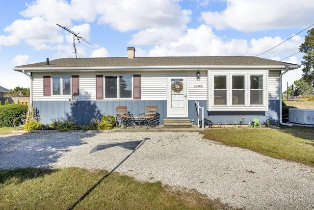 $229,400 | 10400 Ferris Court, Cement City, MI 49233