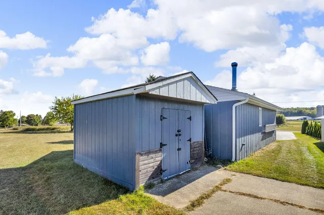 $229,400 | 10400 Ferris Court, Cement City, MI 49233