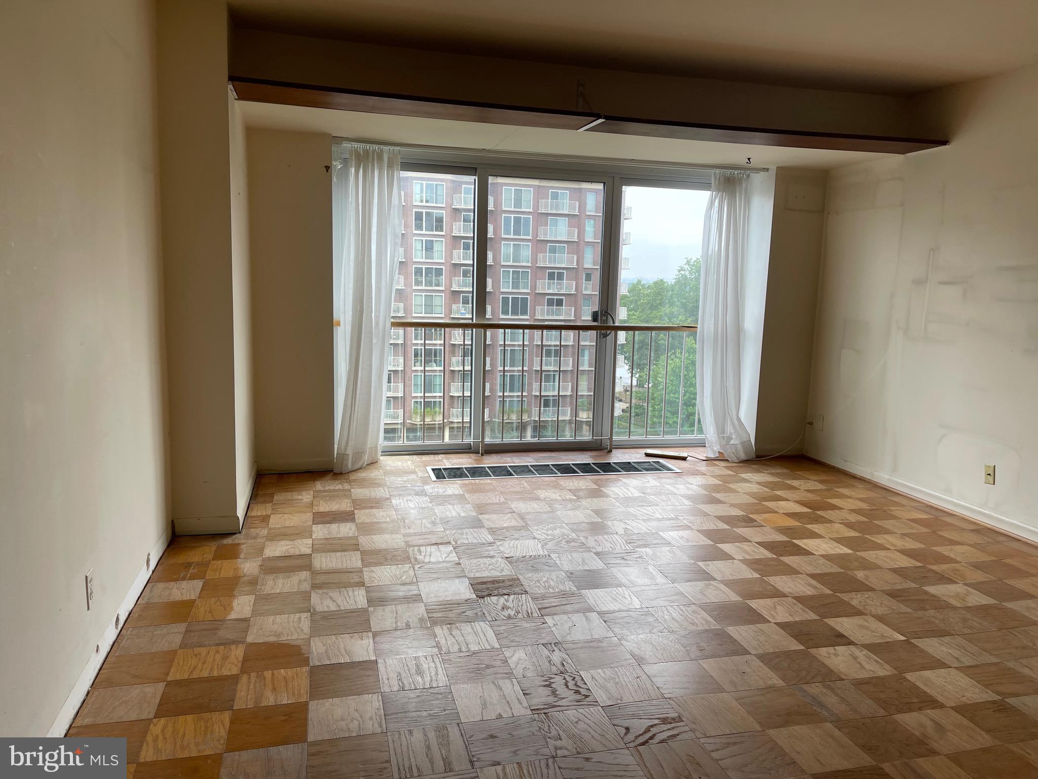 560 N Street Southwest, Unit N606 Washington, DC 20024 - Photo 8 of 39