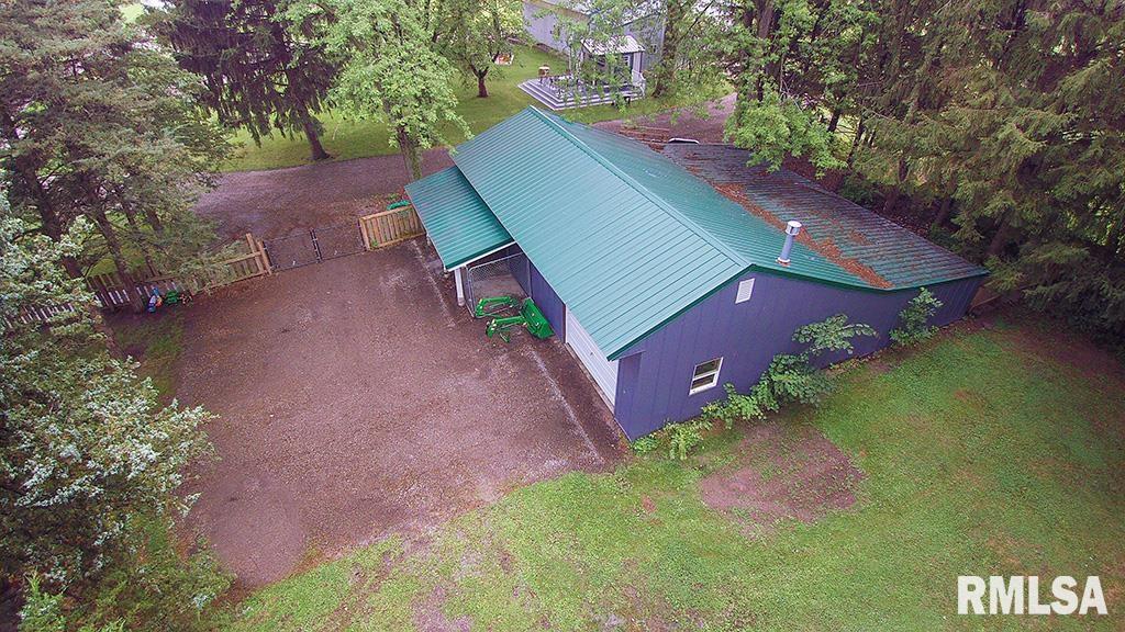 11836 Coon Hunters Road Blue Grass, IA 52726 - Photo 10 of 32 Gallery Image 10