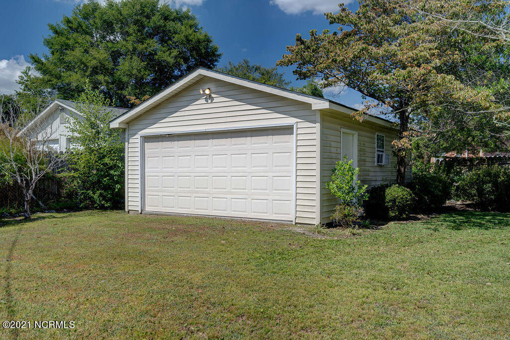 4609 Riplee Drive Wilmington, NC 28405 - Photo 34 of 37 4609RipleeEdit-11
