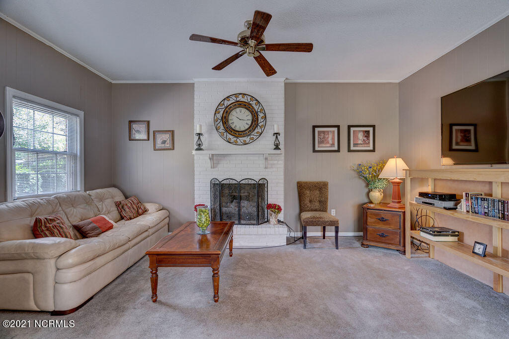 4609 Riplee Drive Wilmington, NC 28405 - Photo 4 of 37 4609RipleeEdit-28