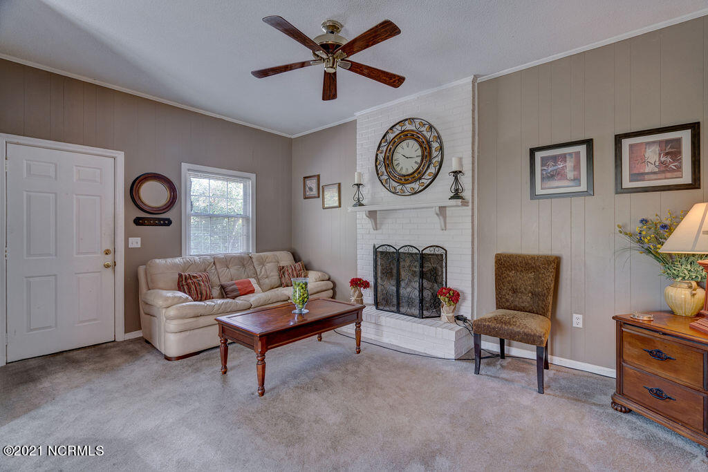 4609 Riplee Drive Wilmington, NC 28405 - Photo 5 of 37 4609RipleeEdit-27