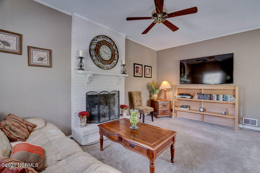 4609 Riplee Drive Wilmington, NC 28405 - Photo 6 of 37 4609RipleeEdit-29