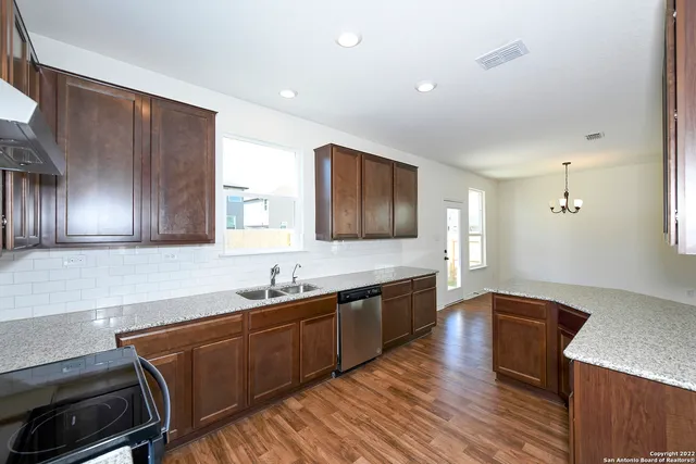 $1,950 | 6511 Runaway Row, Converse, TX 78109