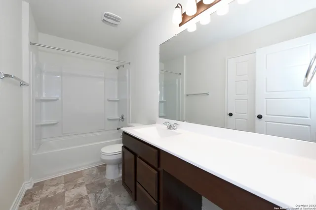 $1,950 | 6511 Runaway Row, Converse, TX 78109