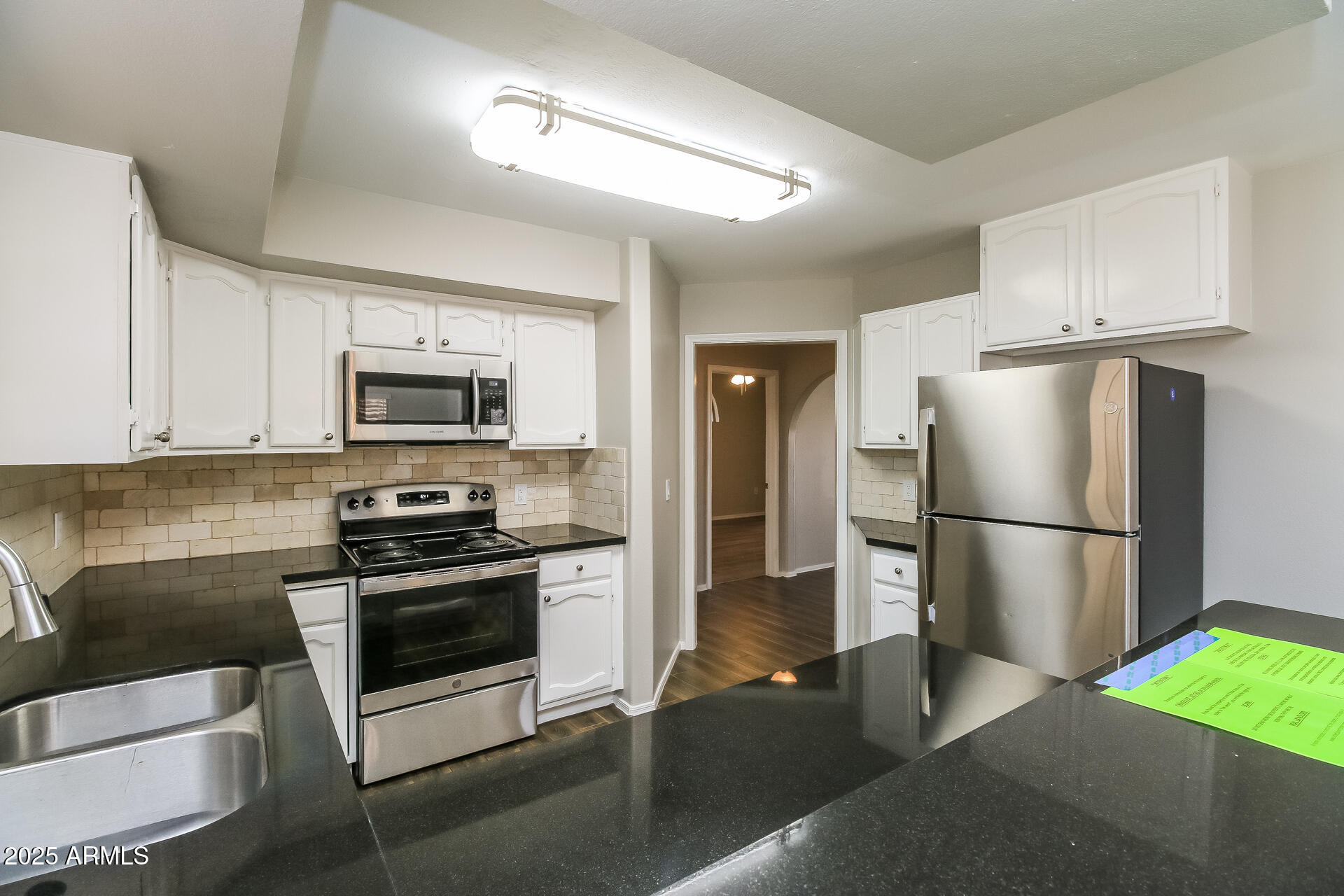 371 S. Comanche Dr. Chandler, AZ 85224 - Photo 5 of 15 5 kithen