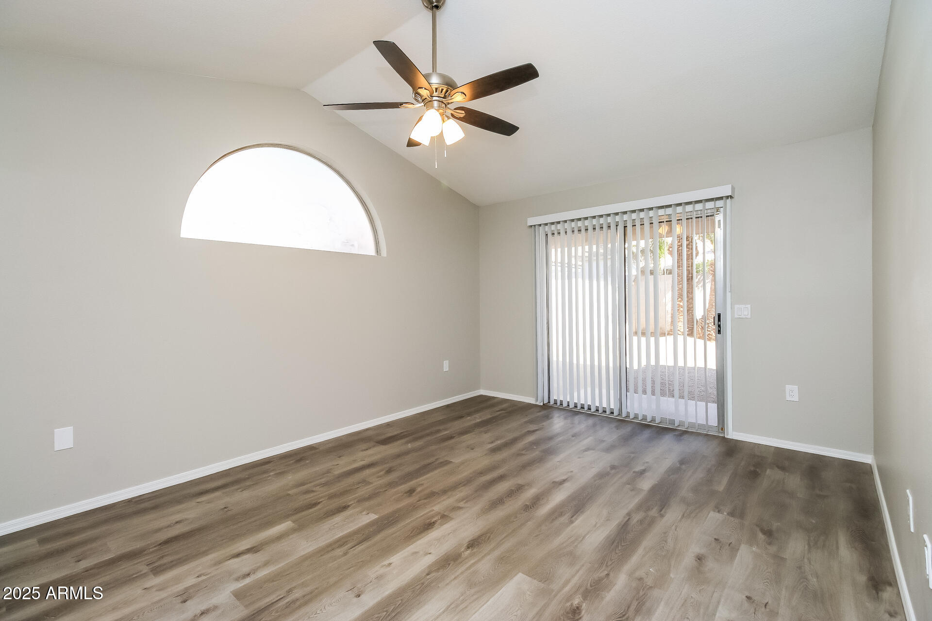 371 S. Comanche Dr. Chandler, AZ 85224 - Photo 6 of 15 6 main bedroom
