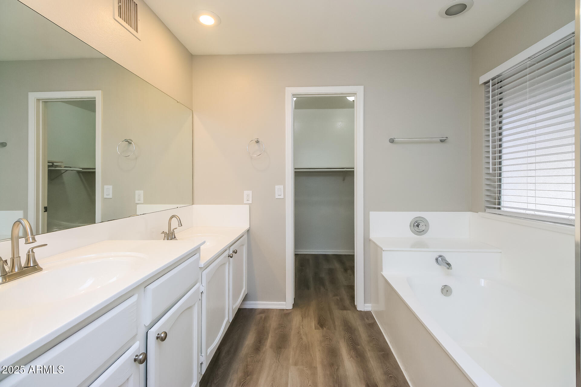 371 S. Comanche Dr. Chandler, AZ 85224 - Photo 8 of 15 8 main bathroom