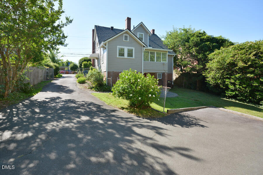 1814 Chapel Hill Road Durham, NC 27707 - Photo 30 of 33