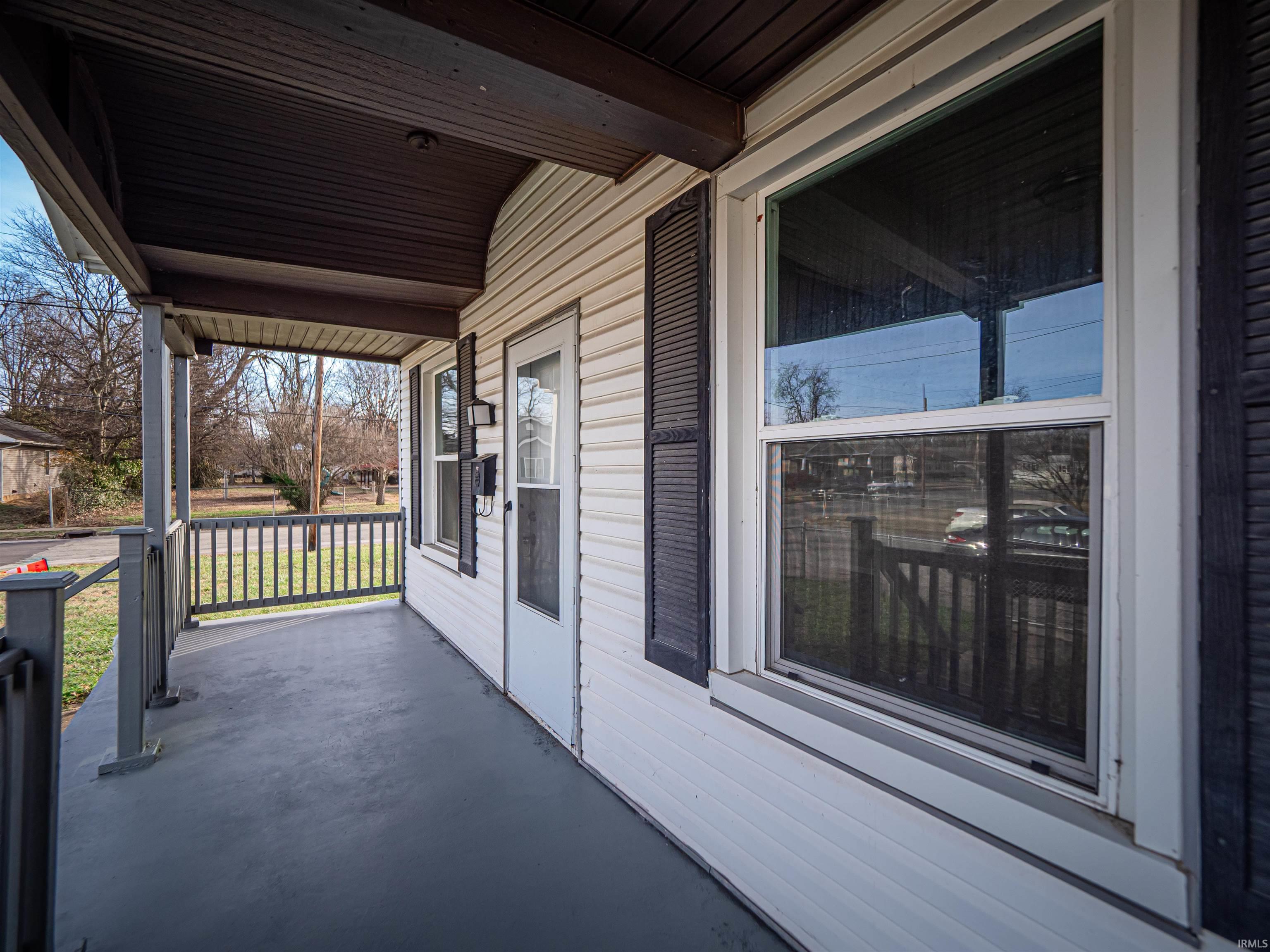 327 Ridgeway Avenue Evansville, IN 47713 - Photo 4 of 23 Gallery Image 4