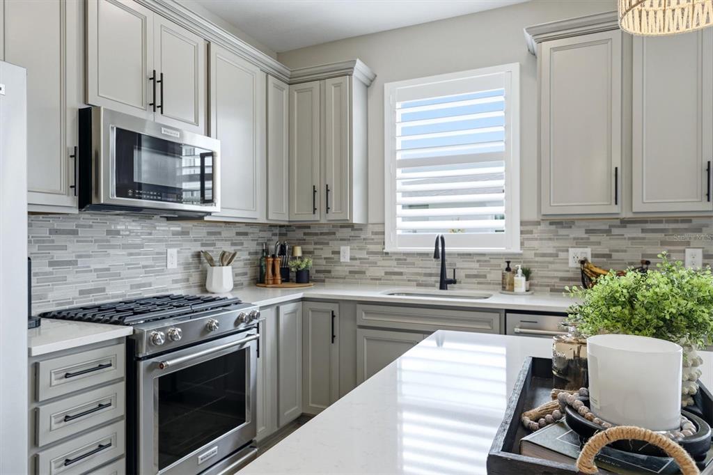 9350 Ballaster Pointe Loop Palmetto, FL 34221 - Photo 14 of 64