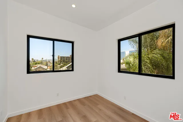 $4,395 | 1339 North Kenmore Avenue, Los Angeles, CA 90027