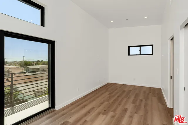 $4,395 | 1339 North Kenmore Avenue, Los Angeles, CA 90027