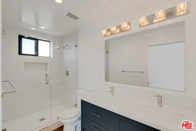 $4,395 | 1339 North Kenmore Avenue, Los Angeles, CA 90027