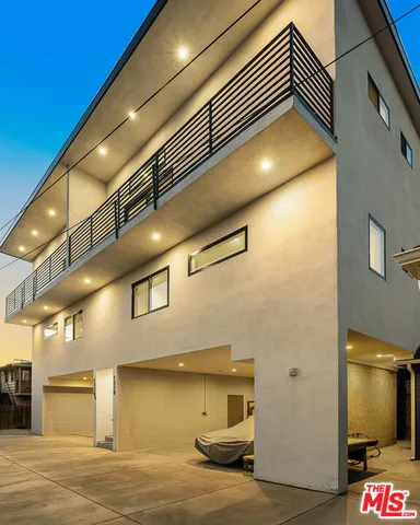 $4,395 | 1339 North Kenmore Avenue, Los Angeles, CA 90027