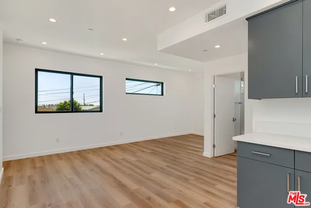 $4,395 | 1339 North Kenmore Avenue, Los Angeles, CA 90027