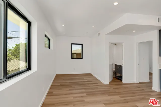 $4,395 | 1339 North Kenmore Avenue, Los Angeles, CA 90027