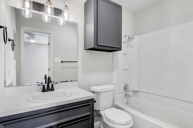 $825 | 4335 Crow Road, Beaumont, TX 77706