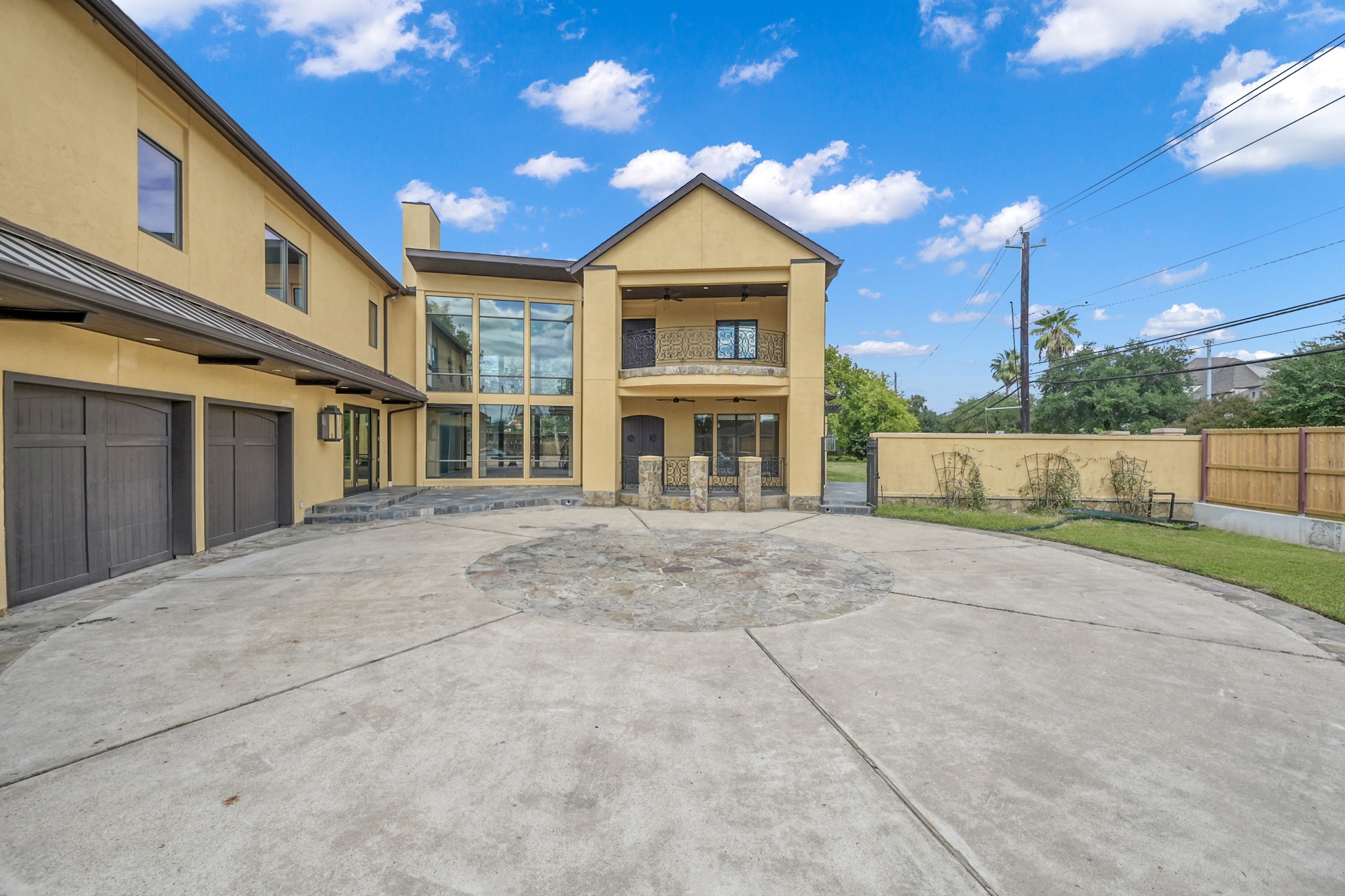 9602 Chatfield Street Houston, TX 77025 - Photo 3 of 48 a view of house with yard