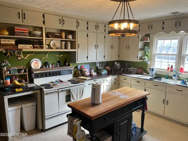 $219,900 | 127 3 Way Lane, Humboldt, TN 38343