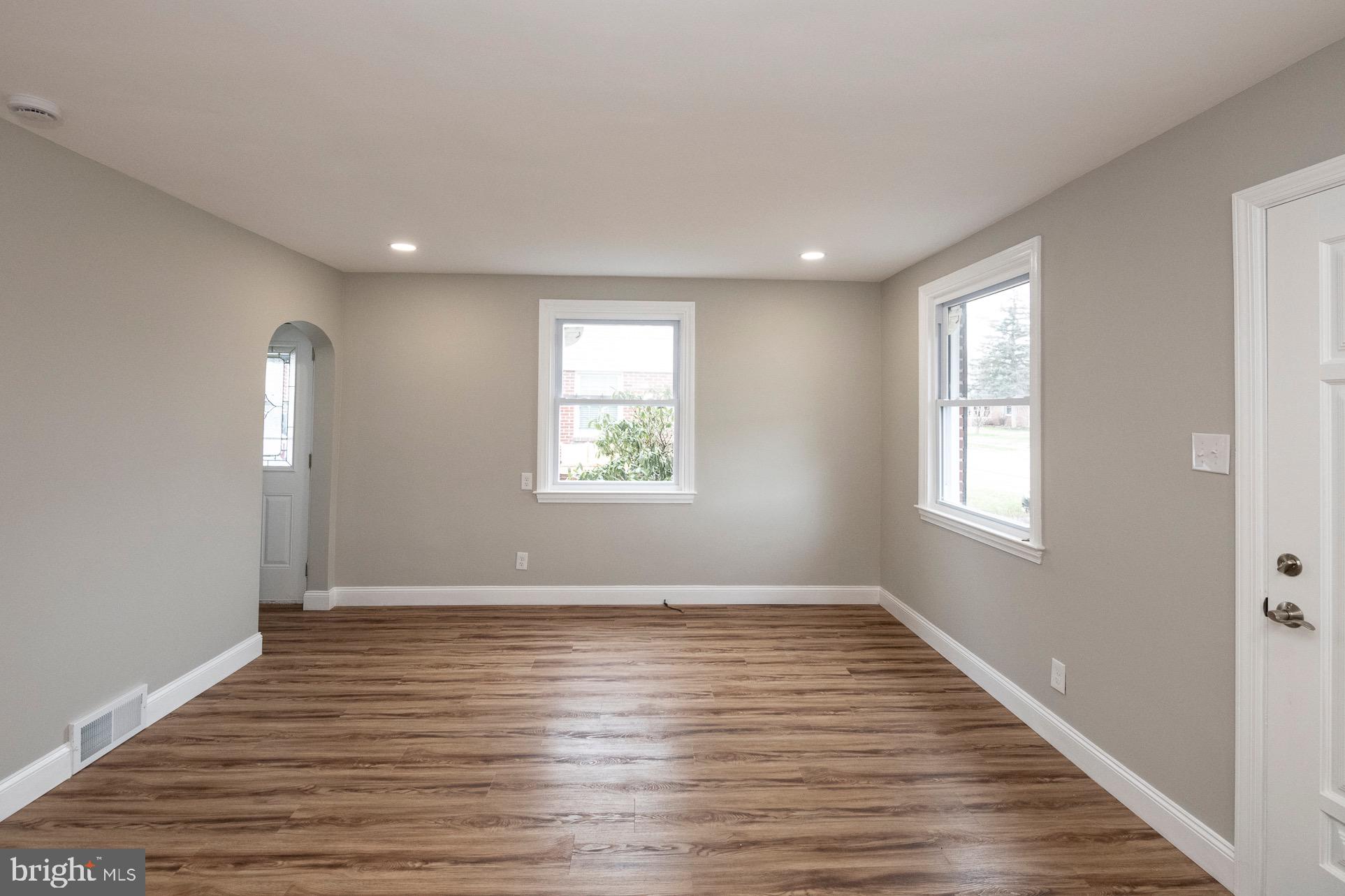 510 Bonsall Road Ridley Park, PA 19078 - Photo 14 of 53 Living room
