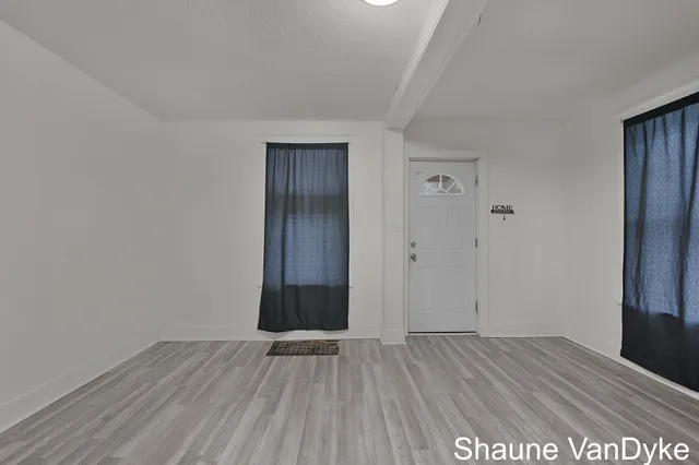 $315,000 | 1537 Broadway Avenue Northwest, Grand Rapids, MI 49504