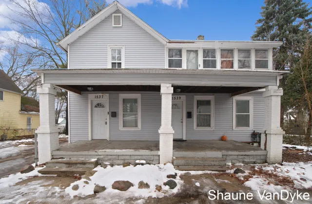 $315,000 | 1537 Broadway Avenue Northwest, Grand Rapids, MI 49504