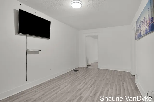 $315,000 | 1537 Broadway Avenue Northwest, Grand Rapids, MI 49504