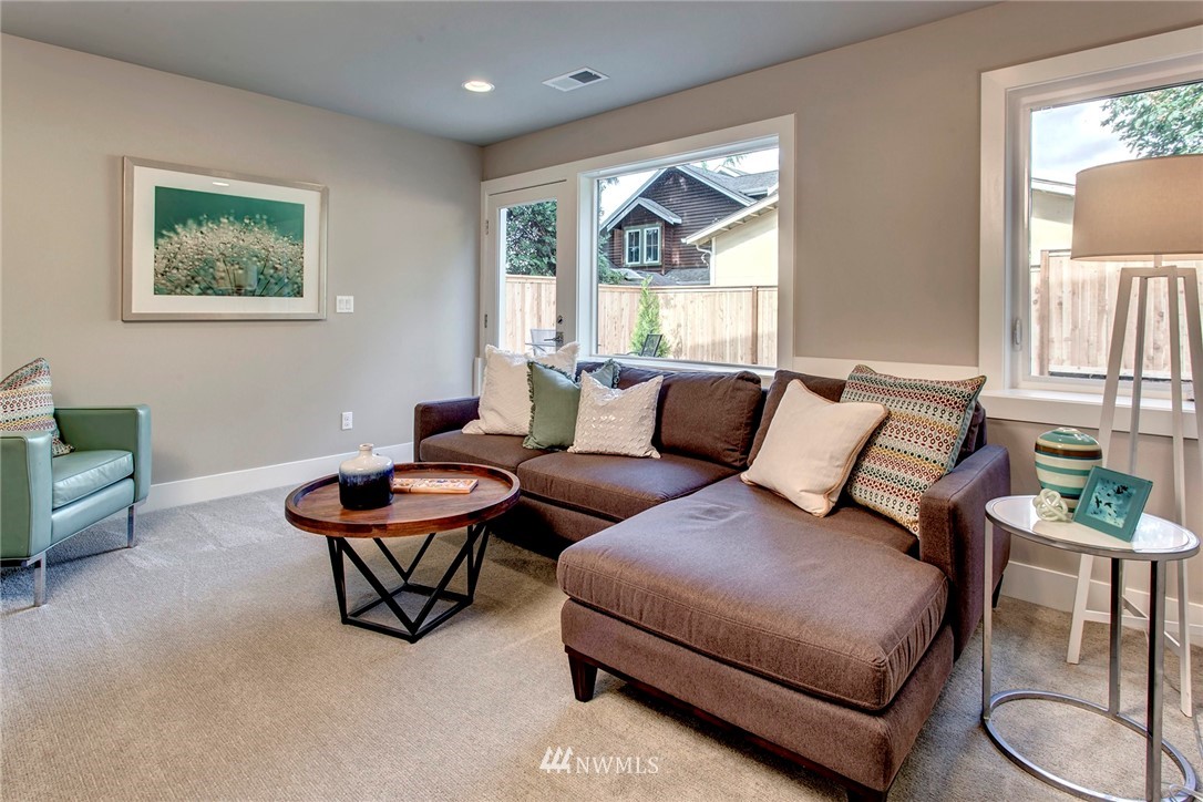 1002 North 30th Street Renton, WA 98056 - Photo 24 of 25 a living room with furniture and a large window