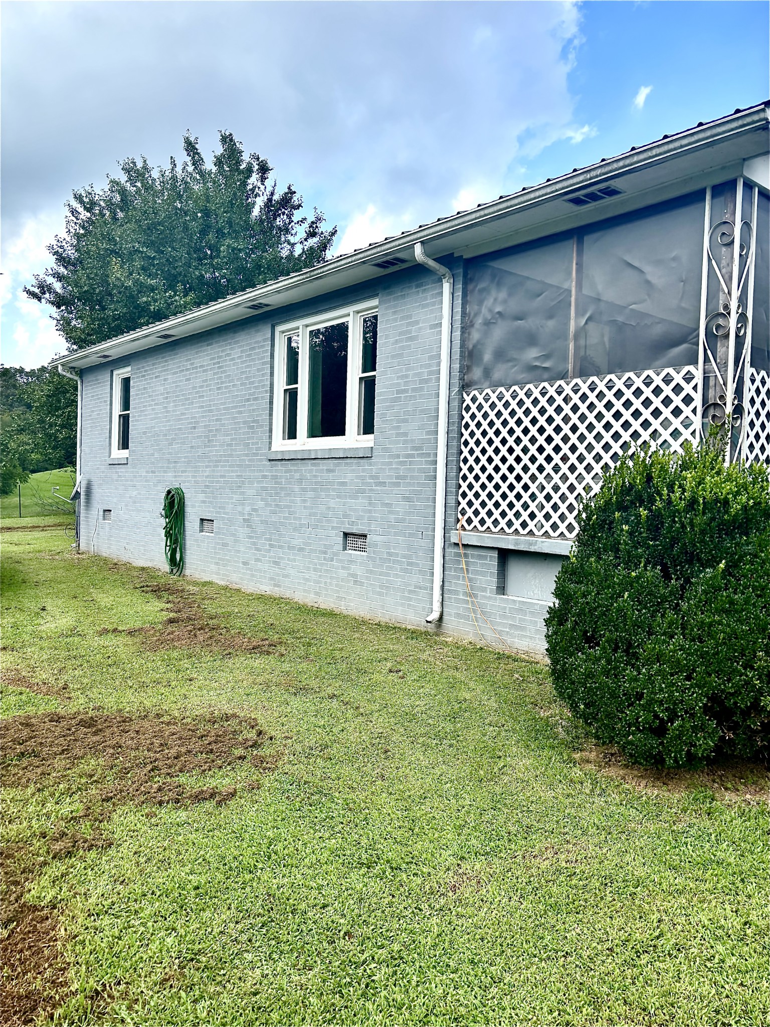 985 CCC Road McEwen, TN 37101 - Photo 3 of 37 Gallery Image 3