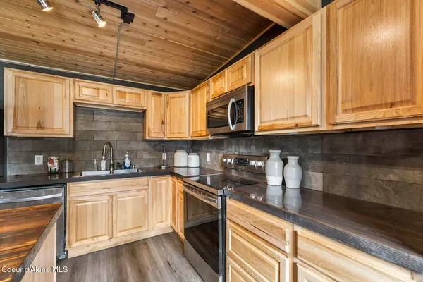 $449,999 | 118 Timber Lane, Nordman, ID 83848