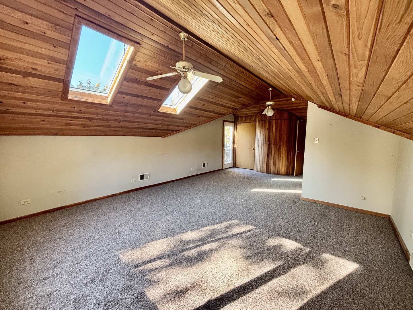 758 Maple Avenue Lisle, IL 60532 - Photo 22 of 31 a view of a room with a furniture