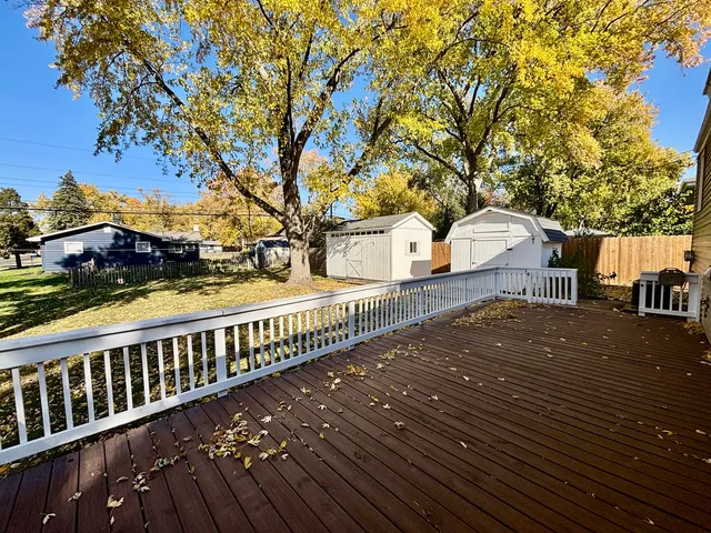 $400,000 | 758 Maple Avenue, Lisle, IL 60532