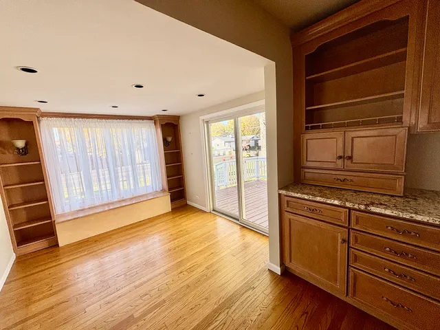 $400,000 | 758 Maple Avenue, Lisle, IL 60532