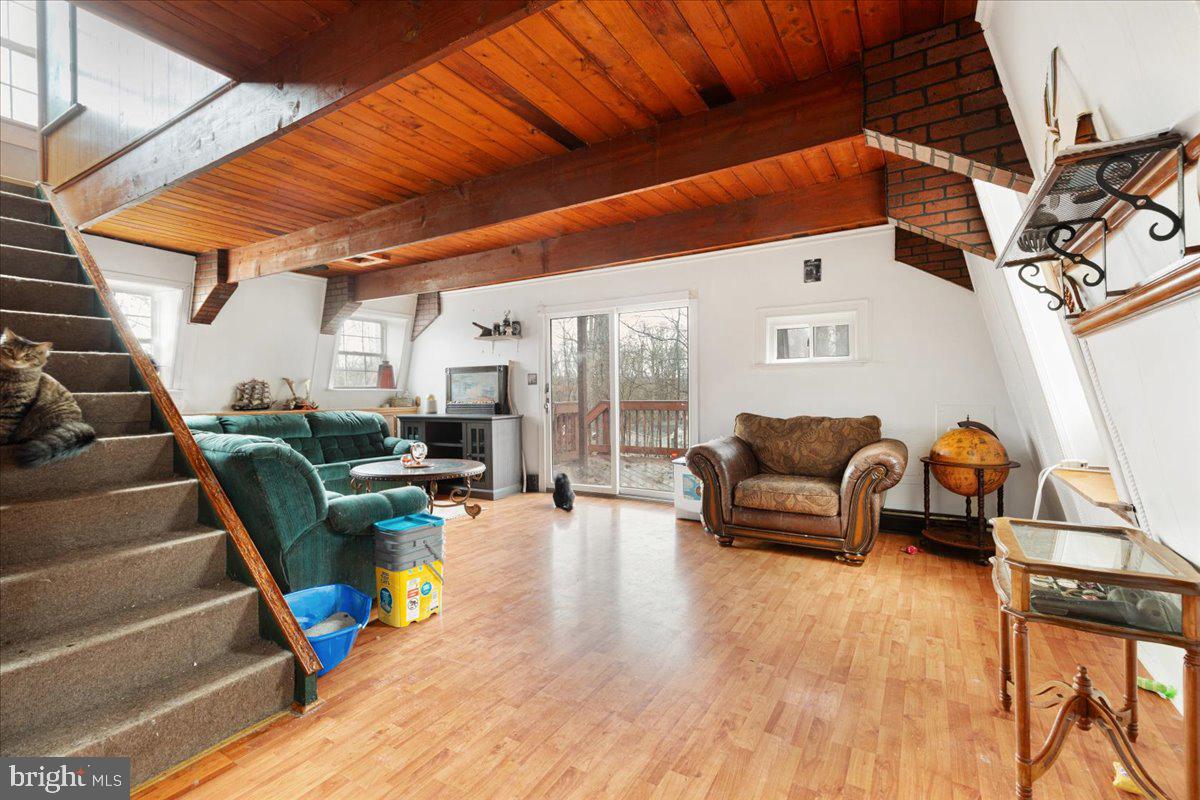 297 Deer Run Road Gore, VA 22637 - Photo 5 of 23 Spacious living area with natural light.