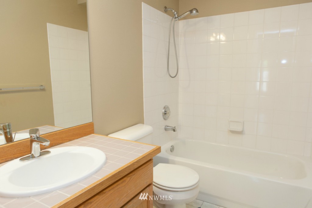 18340 160th Place Southeast Renton, WA 98058 - Photo 11 of 23 Gallery Image 11